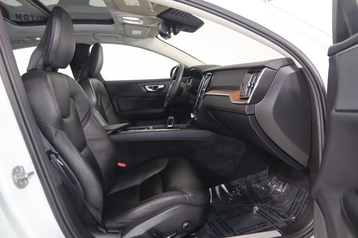 Used 2024 Volvo S60 B5 Plus AWD/4WD image 14