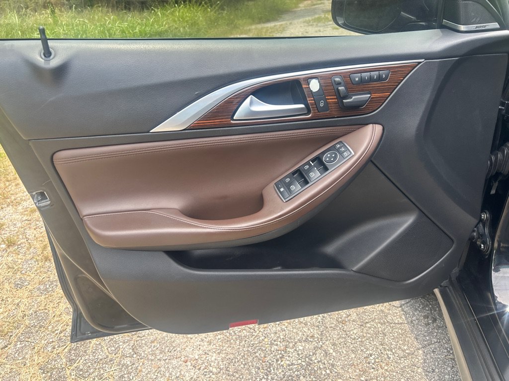Used 2017 INFINITI QX30 Premium w/ Navigation Package AWD/4WD image 7