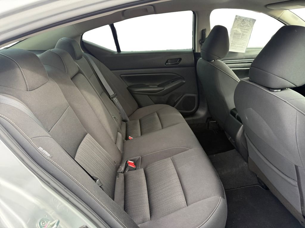 Used 2024 Nissan Altima 2.5 SV image 18