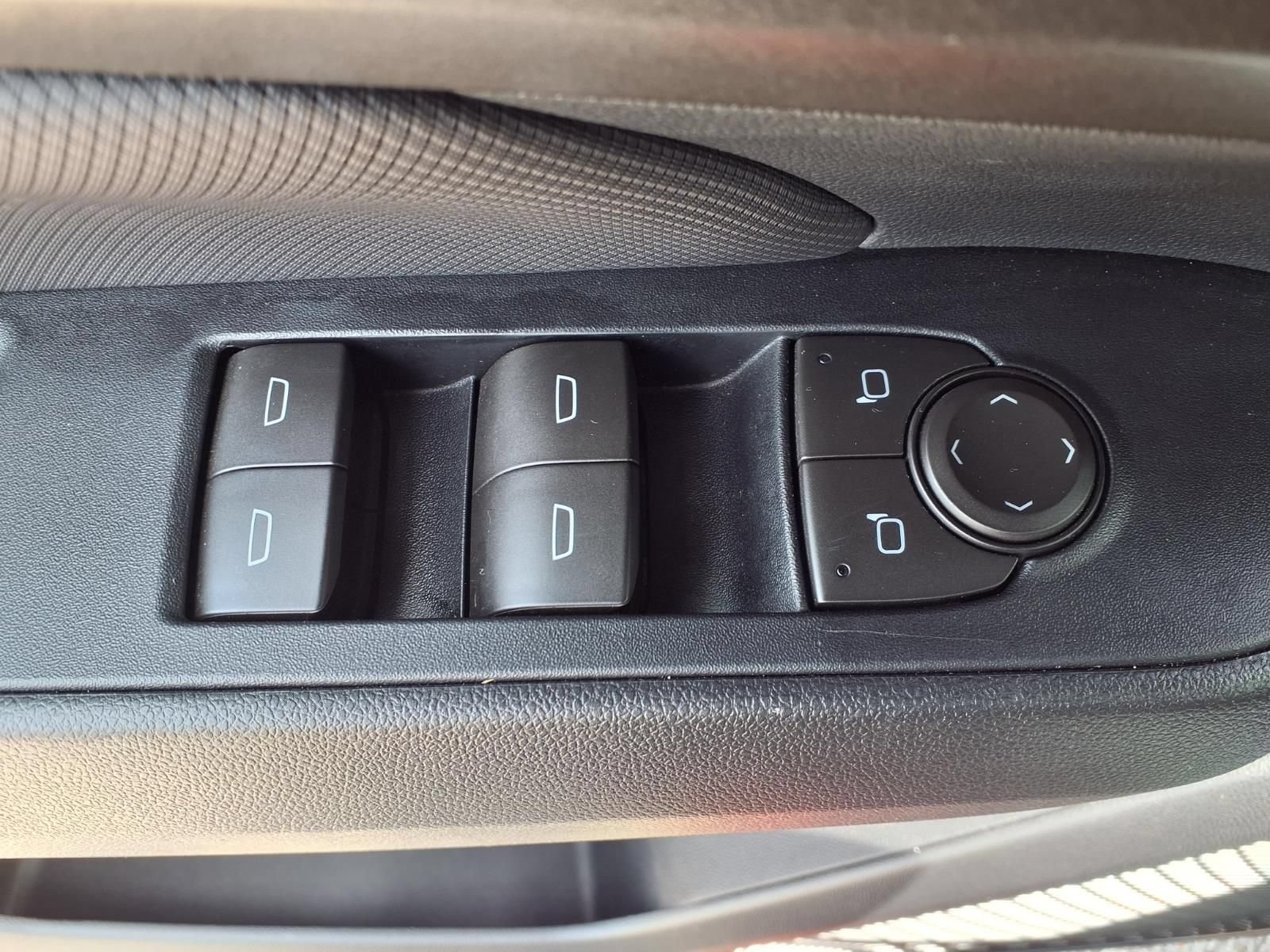 Used 2026 Chevrolet Equinox EV LT FWD image 7