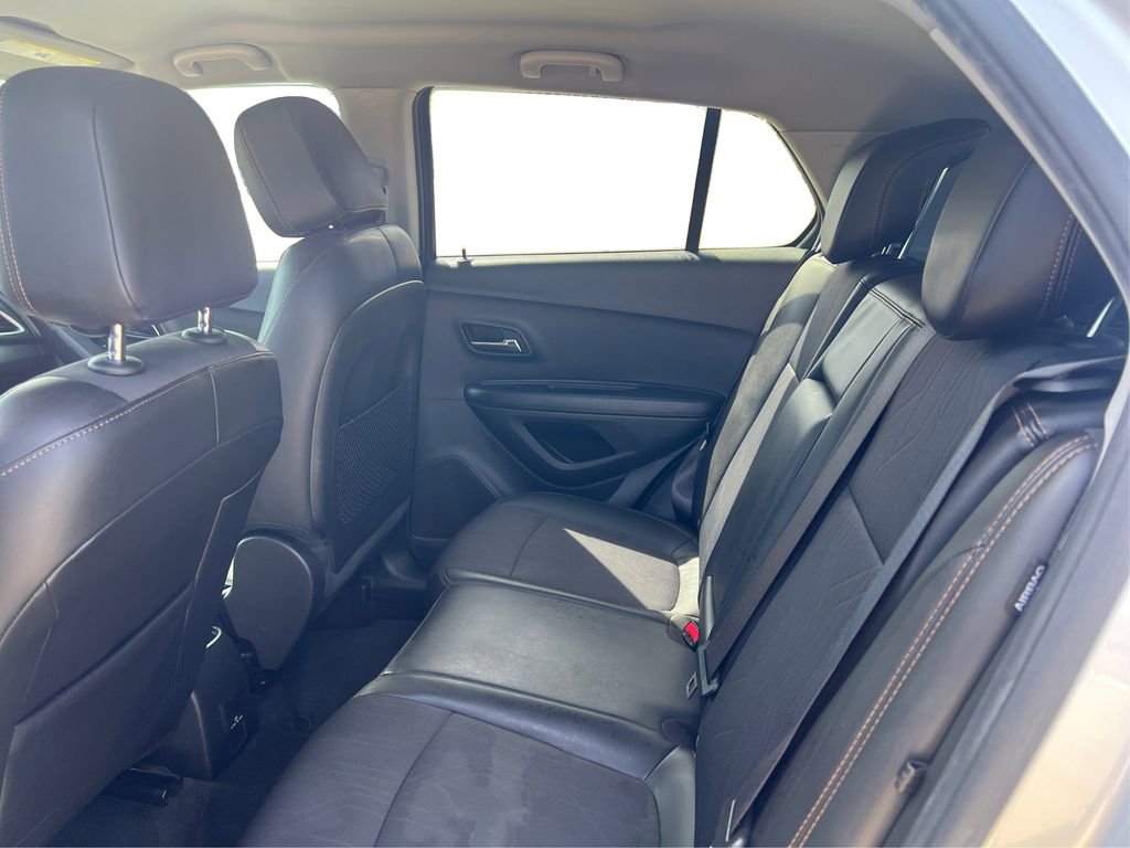 Used 2020 Chevrolet Trax LT w/ LT Convenience Package image 11