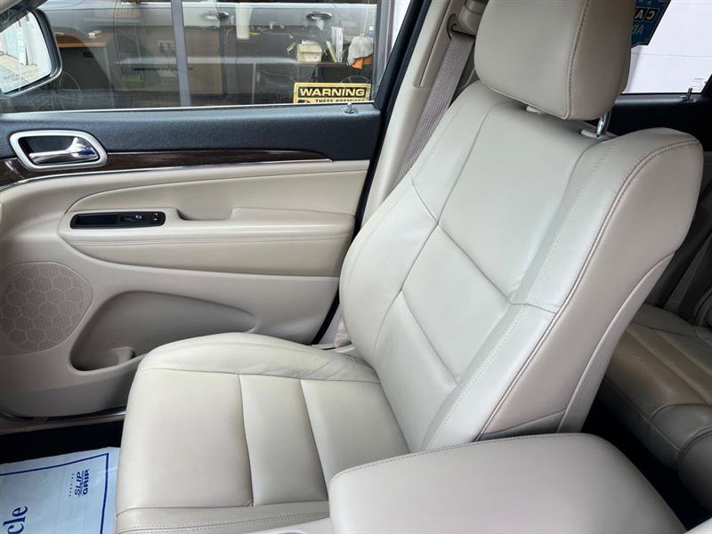 Used 2017 Jeep Grand Cherokee Limited image 12
