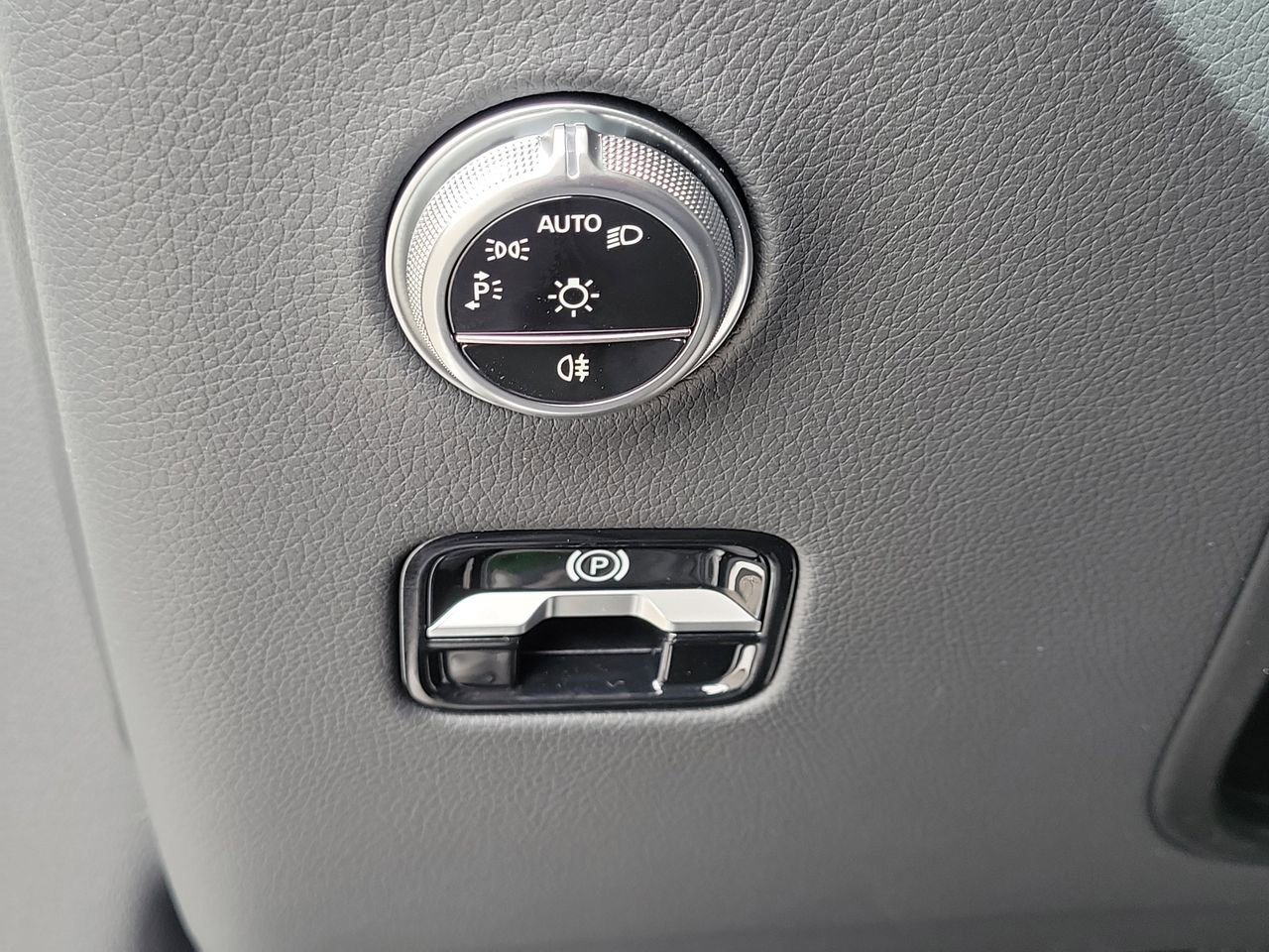 New 2026 Mercedes-Benz GLC 300 image 22