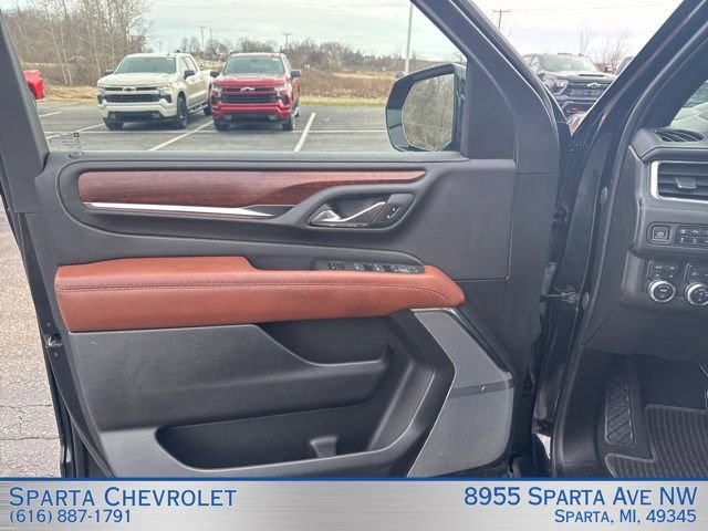 Used 2023 GMC Yukon XL Denali Ultimate image 11