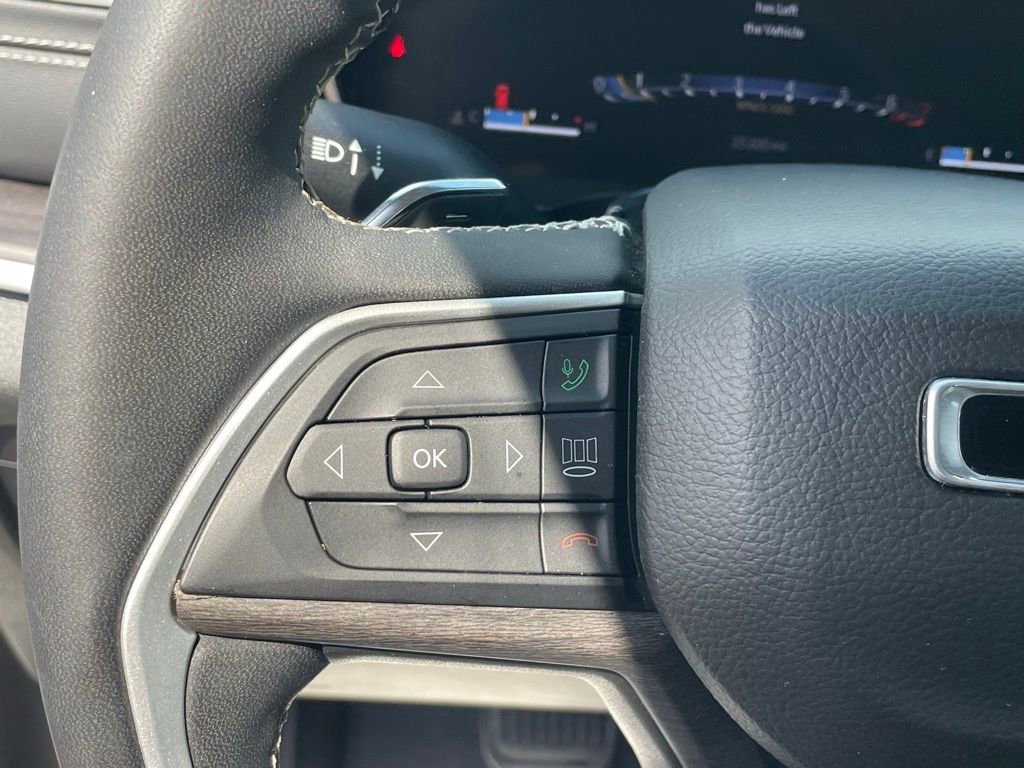 Used 2023 Jeep Grand Cherokee Limited image 28