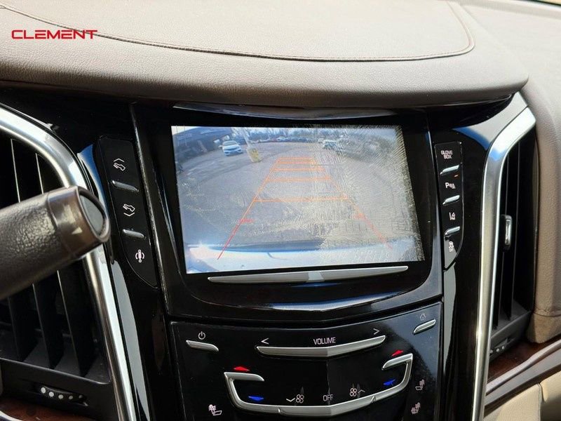 Used 2015 Cadillac Escalade Luxury image 31
