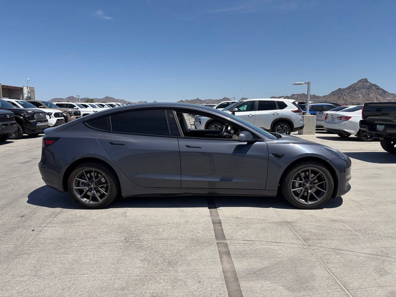 Used 2021 Tesla Model 3 Standard Range Plus RWD image 3