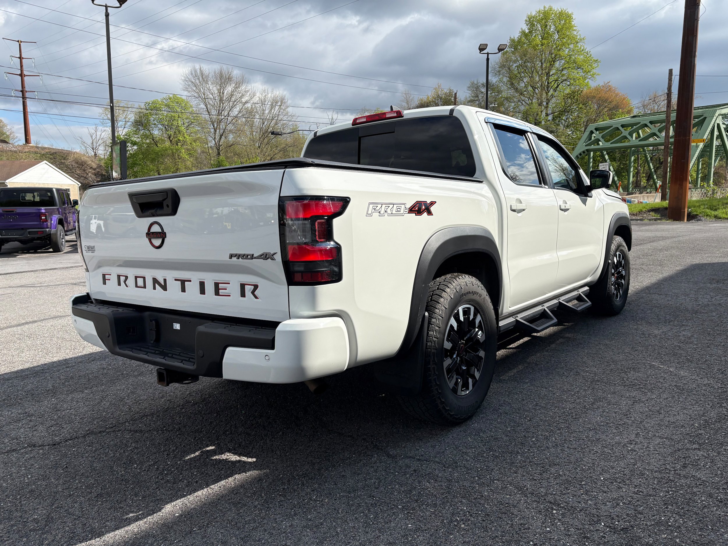 Used 2023 Nissan Frontier PRO-4X w/ Pro Convenience Package AWD/4WD image 7