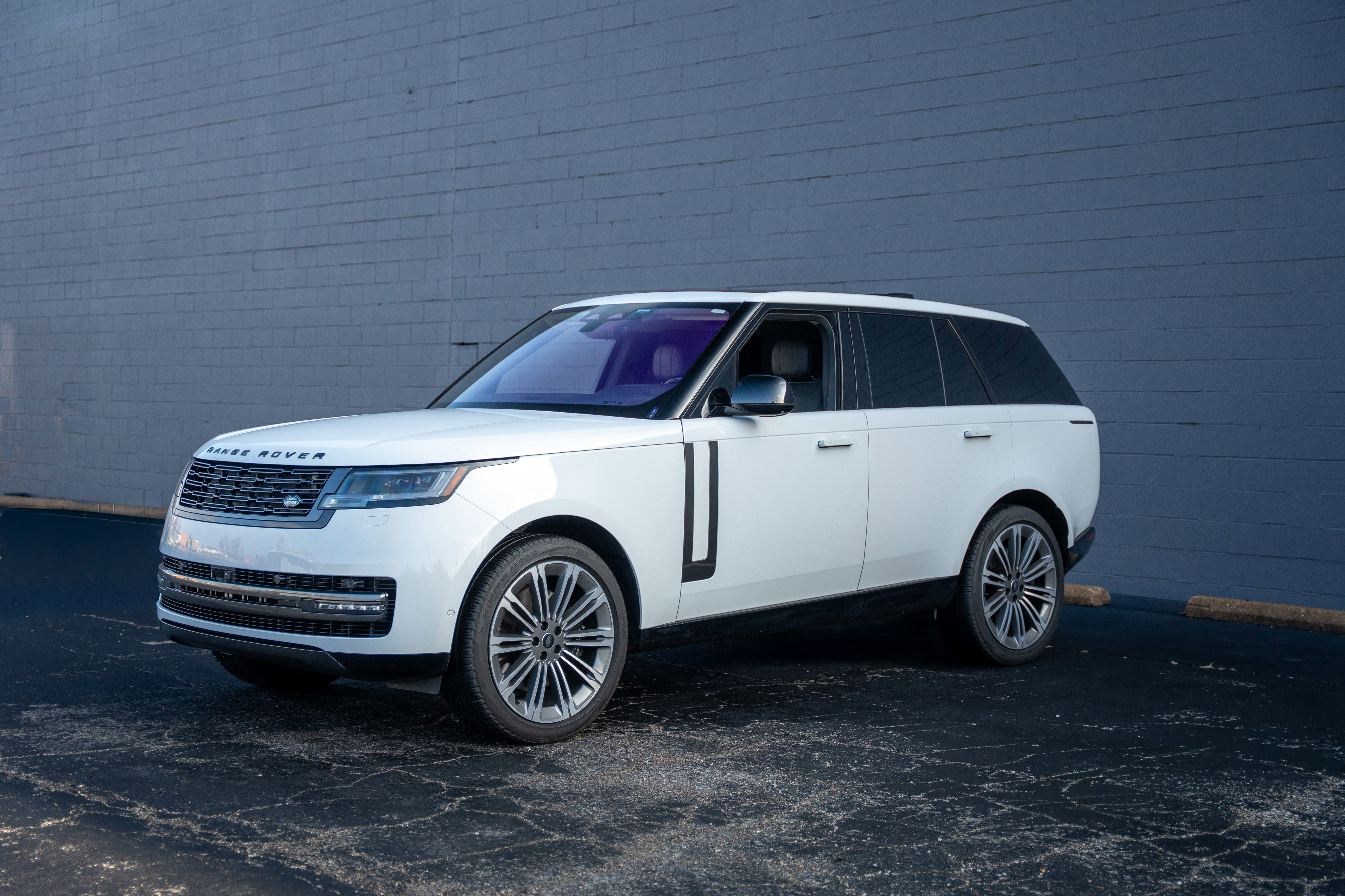 Used 2023 Land Rover Range Rover SE