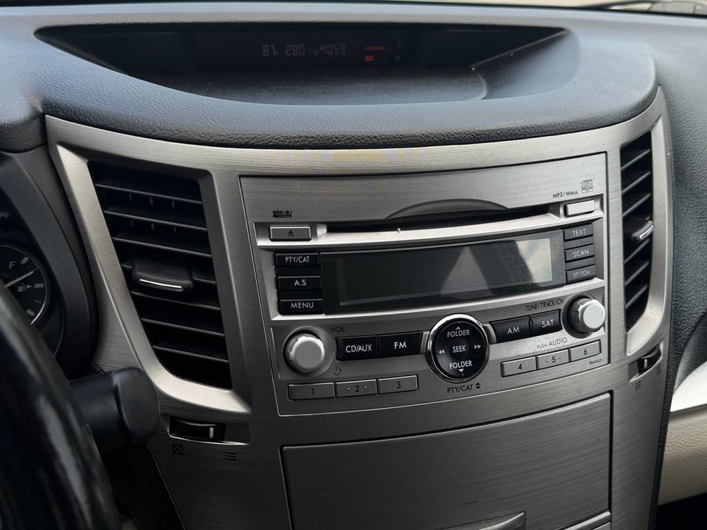 Used 2011 Subaru Outback 2.5i Premium AWD/4WD image 25