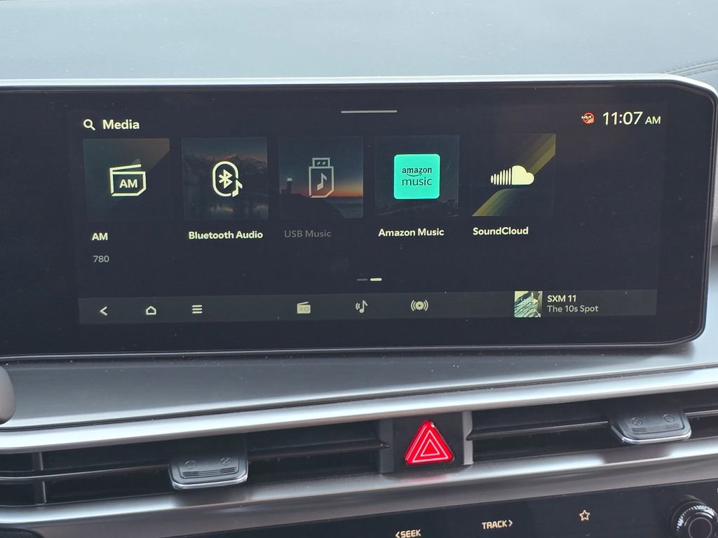 Certified 2025 Kia Sorento LX image 16