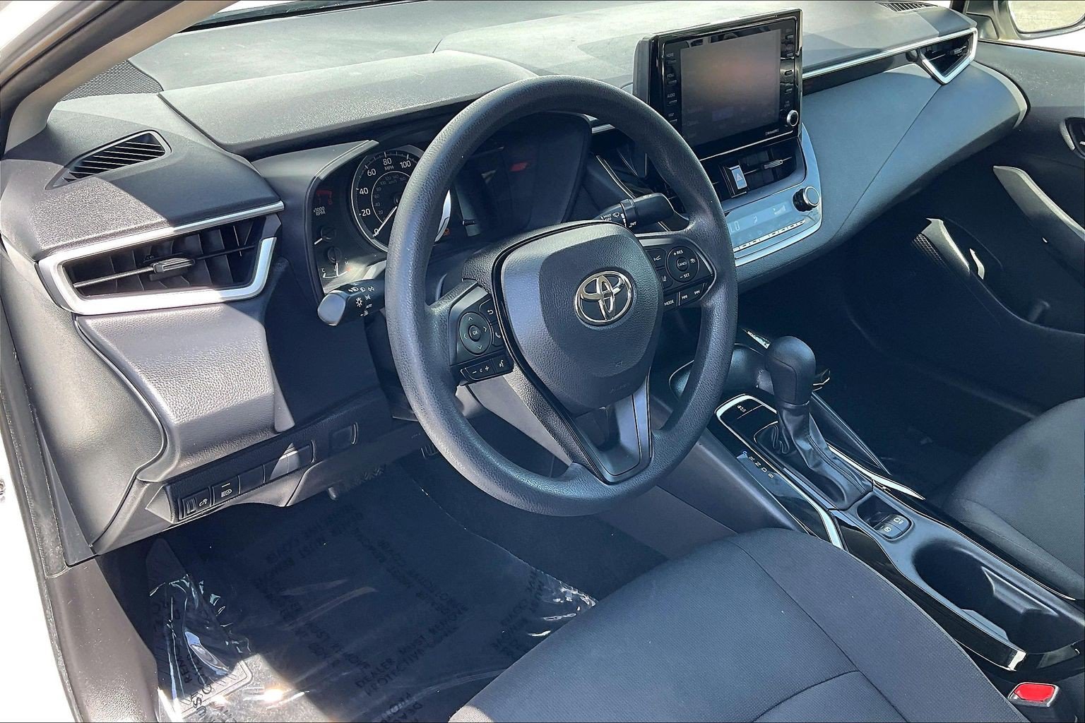 Used 2022 Toyota Corolla LE FWD image 18