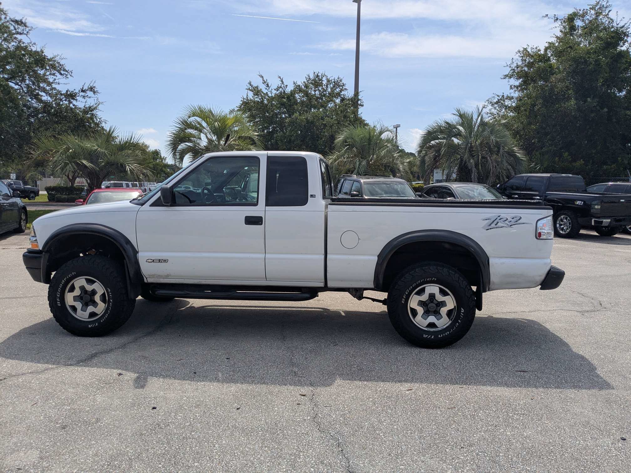 Used 2001 Chevrolet S10 Pickup 4x4 Extended Cab image 7