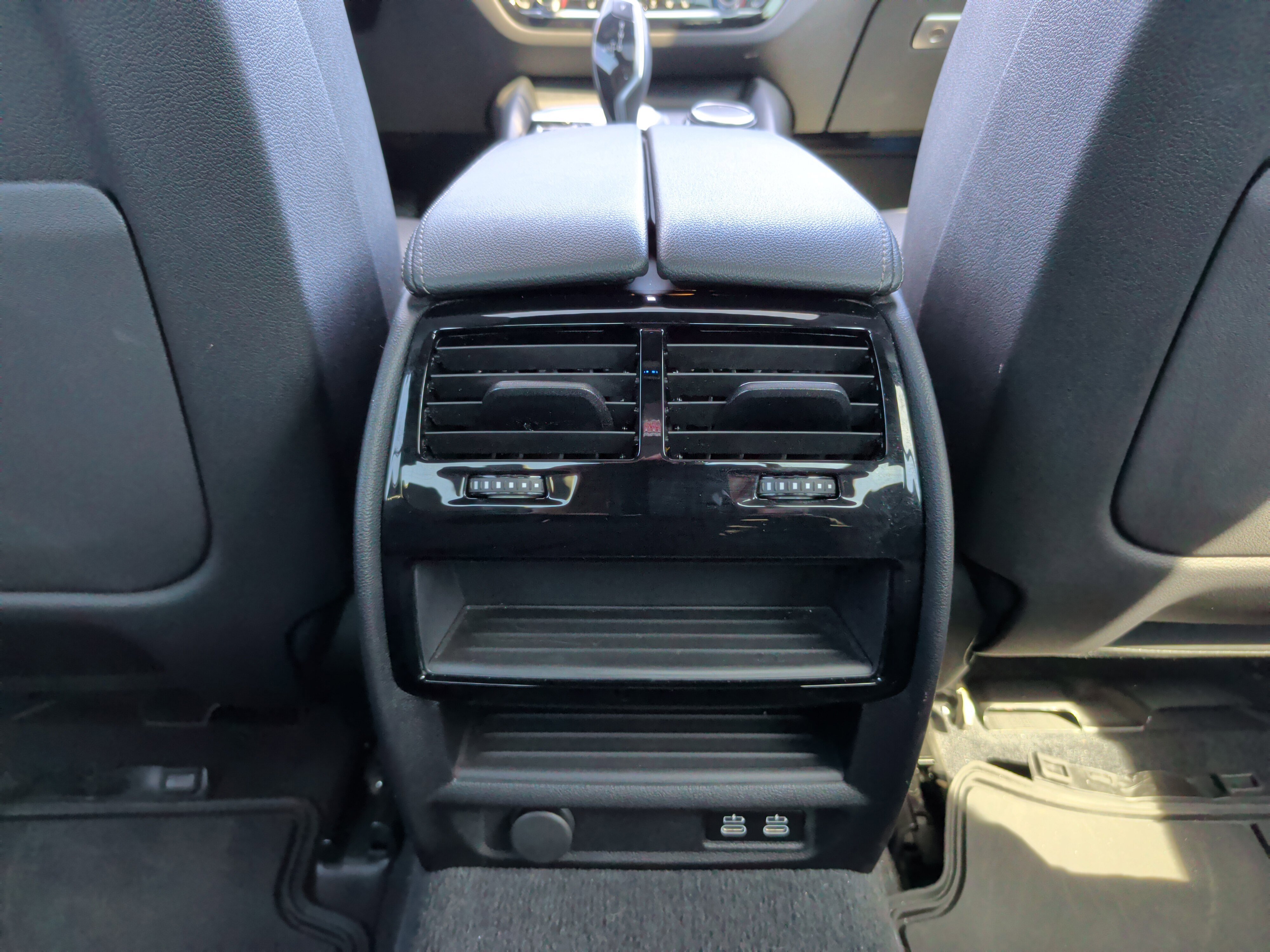 Certified 2023 BMW 530e w/ Premium Package image 36