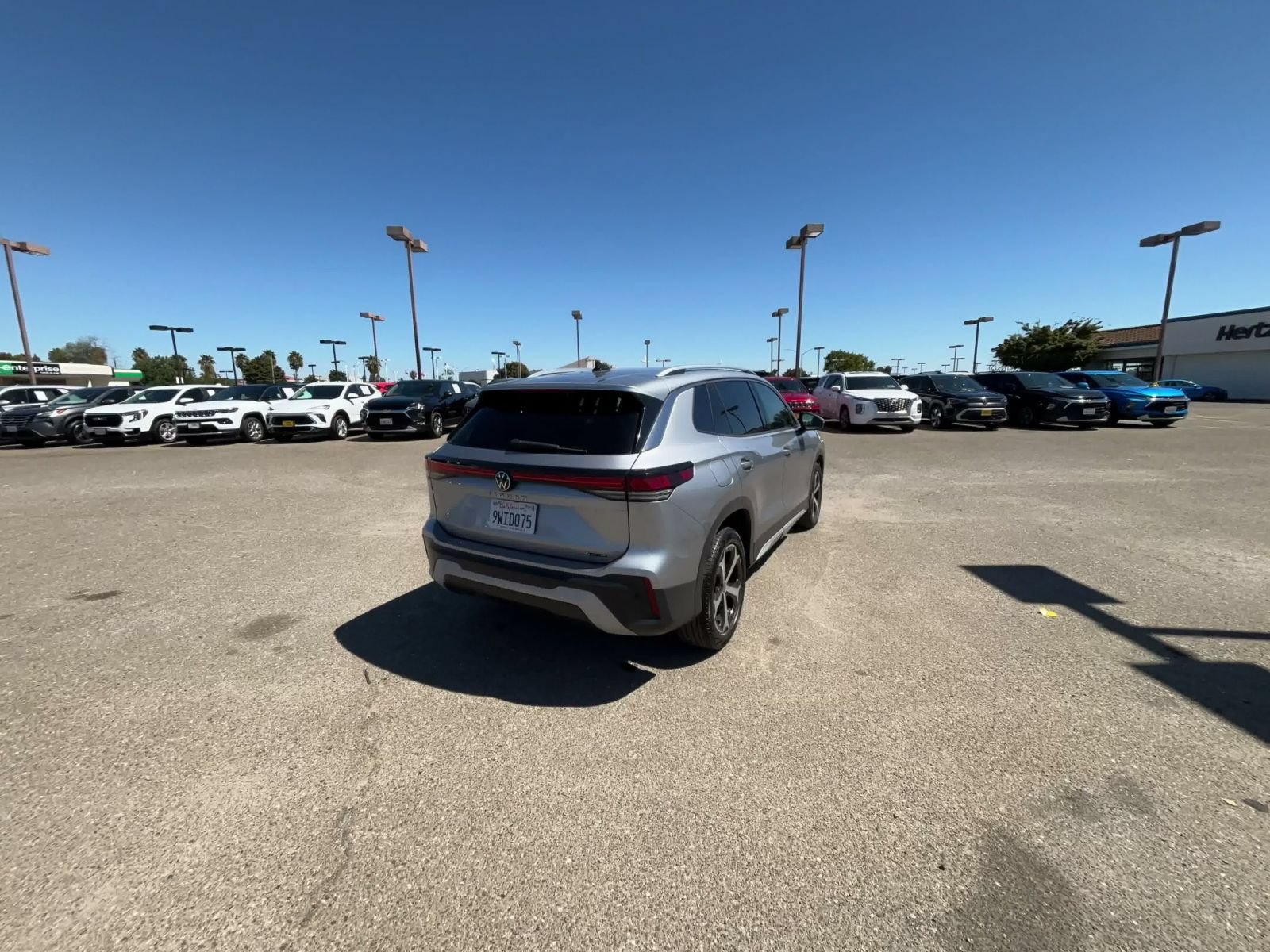 Used 2026 Volkswagen Tiguan SE AWD/4WD image 14