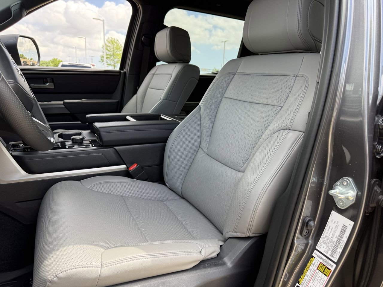 Used 2025 Toyota Tundra SR5 w/ SR5 Premium Package AWD/4WD image 24