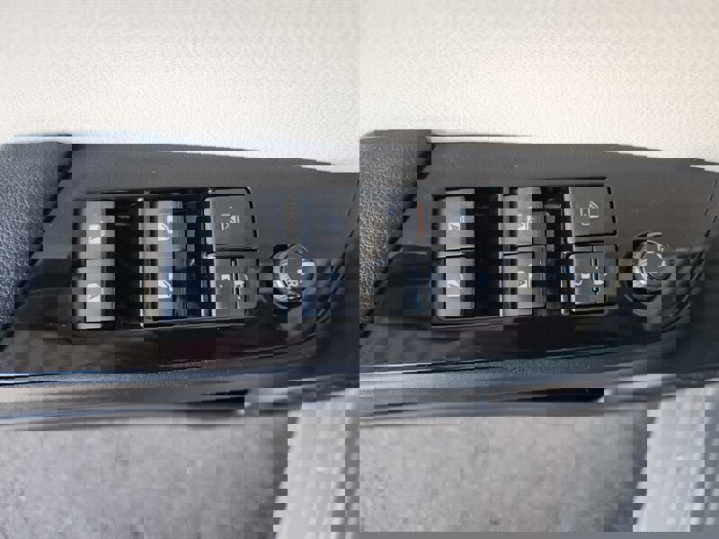 Used 2017 Toyota Prius Two FWD image 19