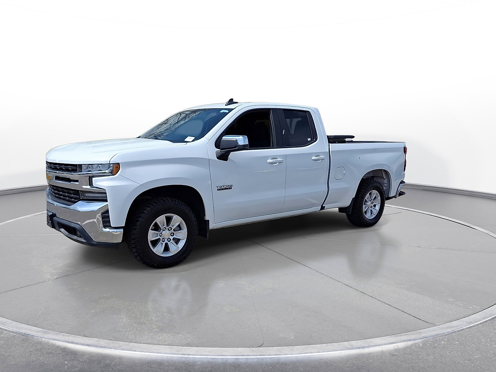 Used 2020 Chevrolet Silverado 1500 LT w/ Texas Edition RWD image 4