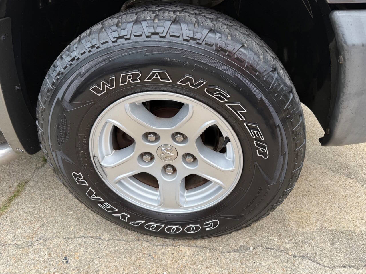 Used 2005 Dodge Dakota SLT image 8