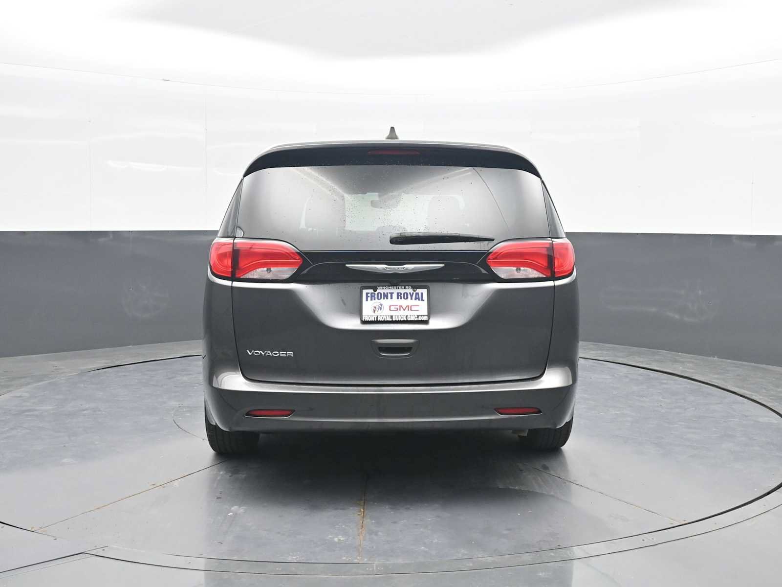 Used 2023 Chrysler Voyager LX FWD image 6