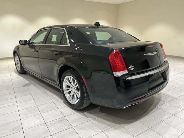 Used 2019 Chrysler 300 Touring L w/ Quick Order Package 22F RWD image 3