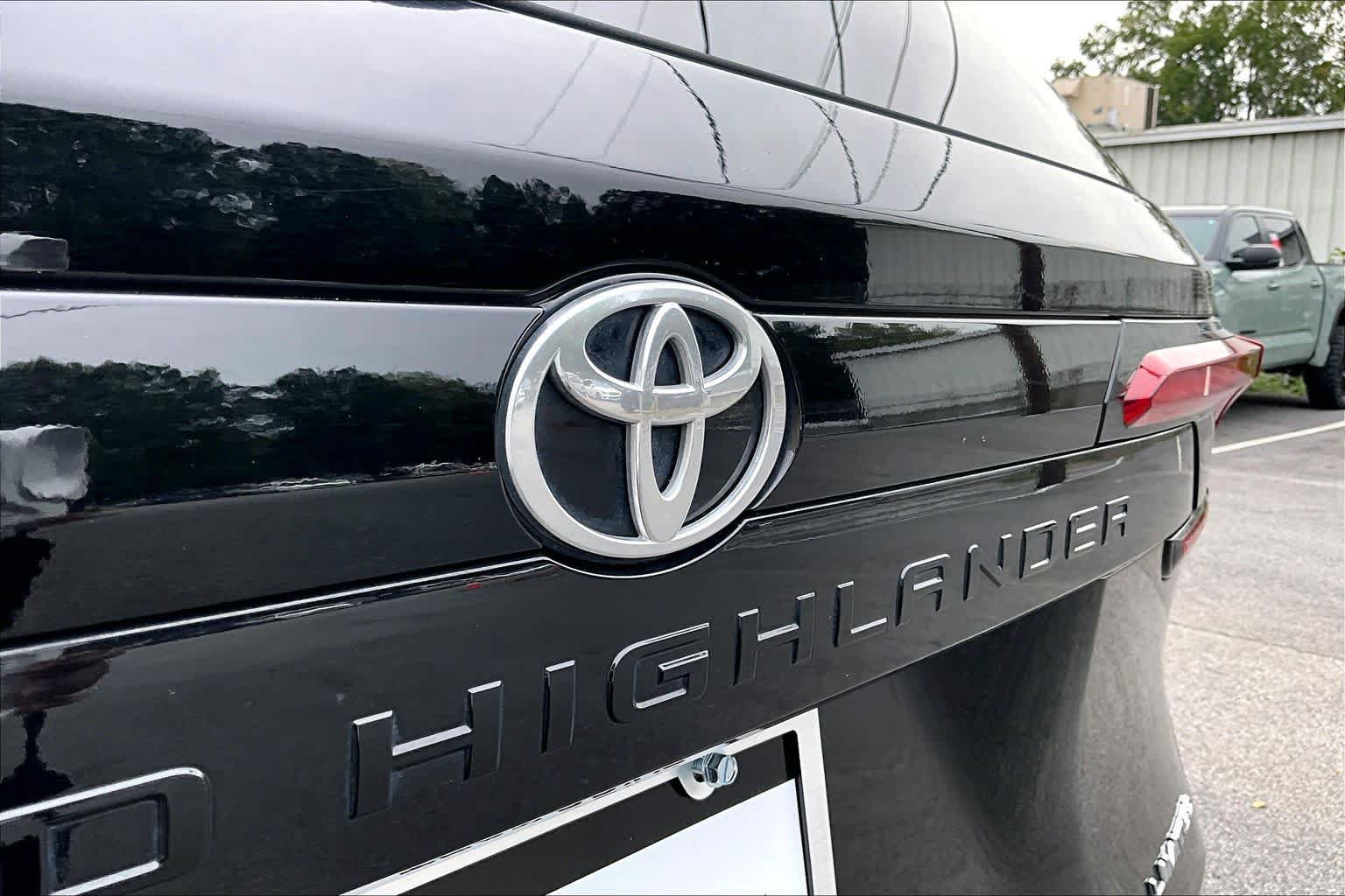 Certified 2025 Toyota Grand Highlander AWD image 31