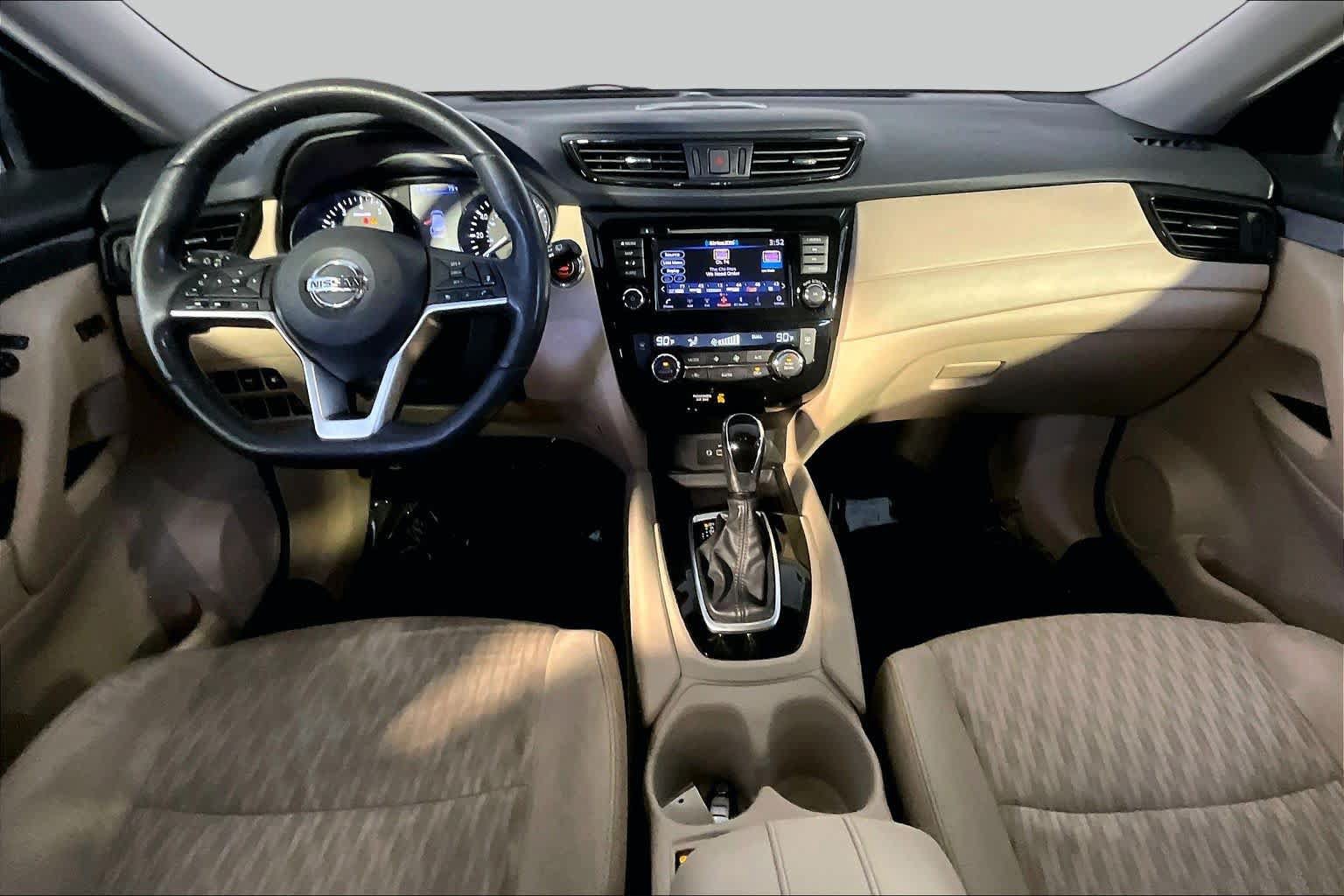 Used 2018 Nissan Rogue SV w/ Sun & Sound Touring Package AWD/4WD image 16