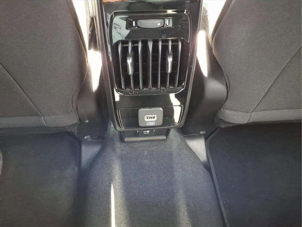 Used 2025 Jeep Compass Sport image 13