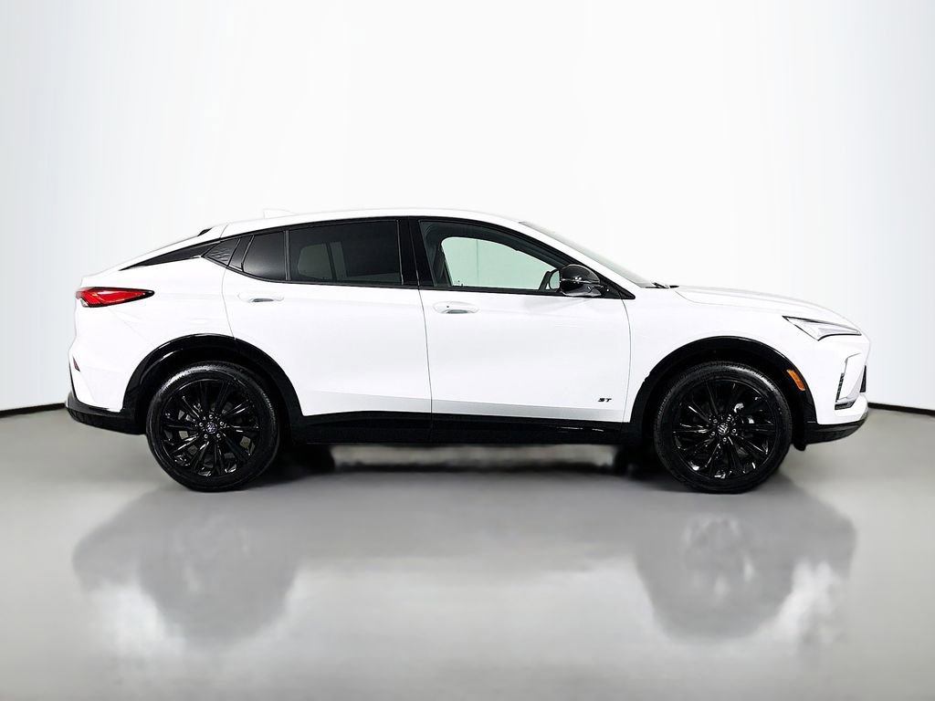 Used 2026 Buick Envista Sport Touring w/ Convenience I Package FWD image 9