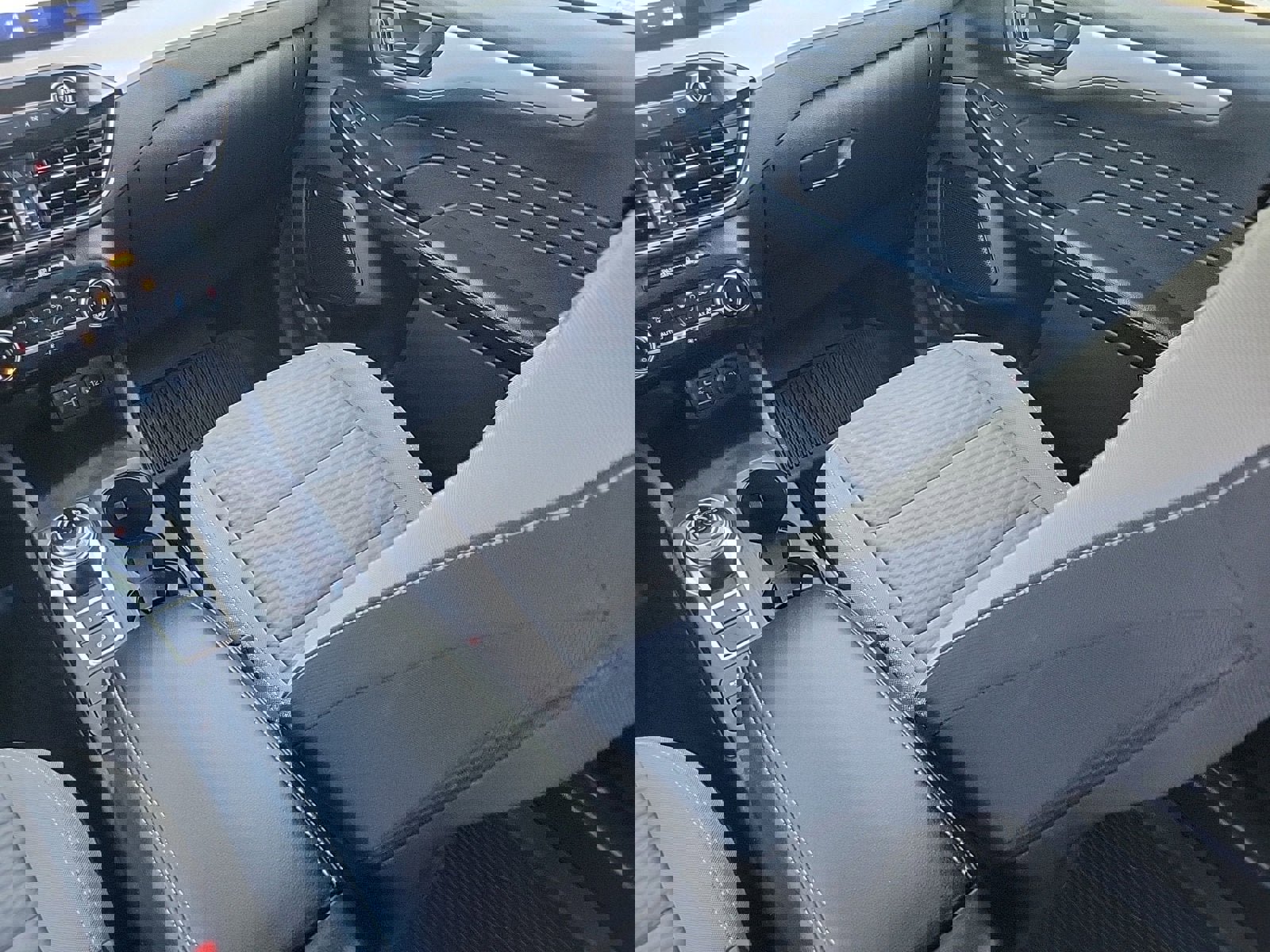 Used 2022 Ford Escape SE w/ Convenience Package image 16