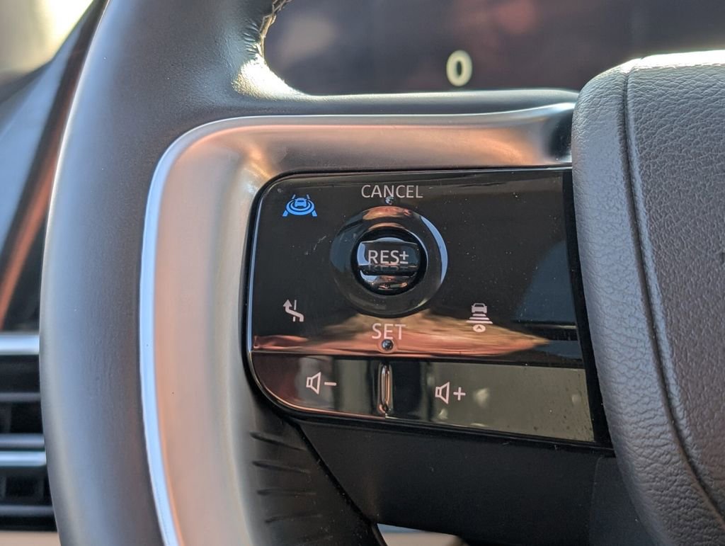 Used 2025 INFINITI QX80 Luxe image 30