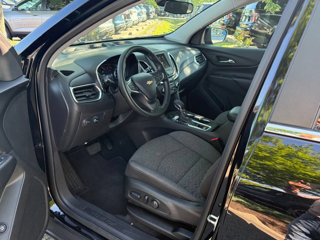 Used 2024 Chevrolet Equinox LT AWD/4WD image 12