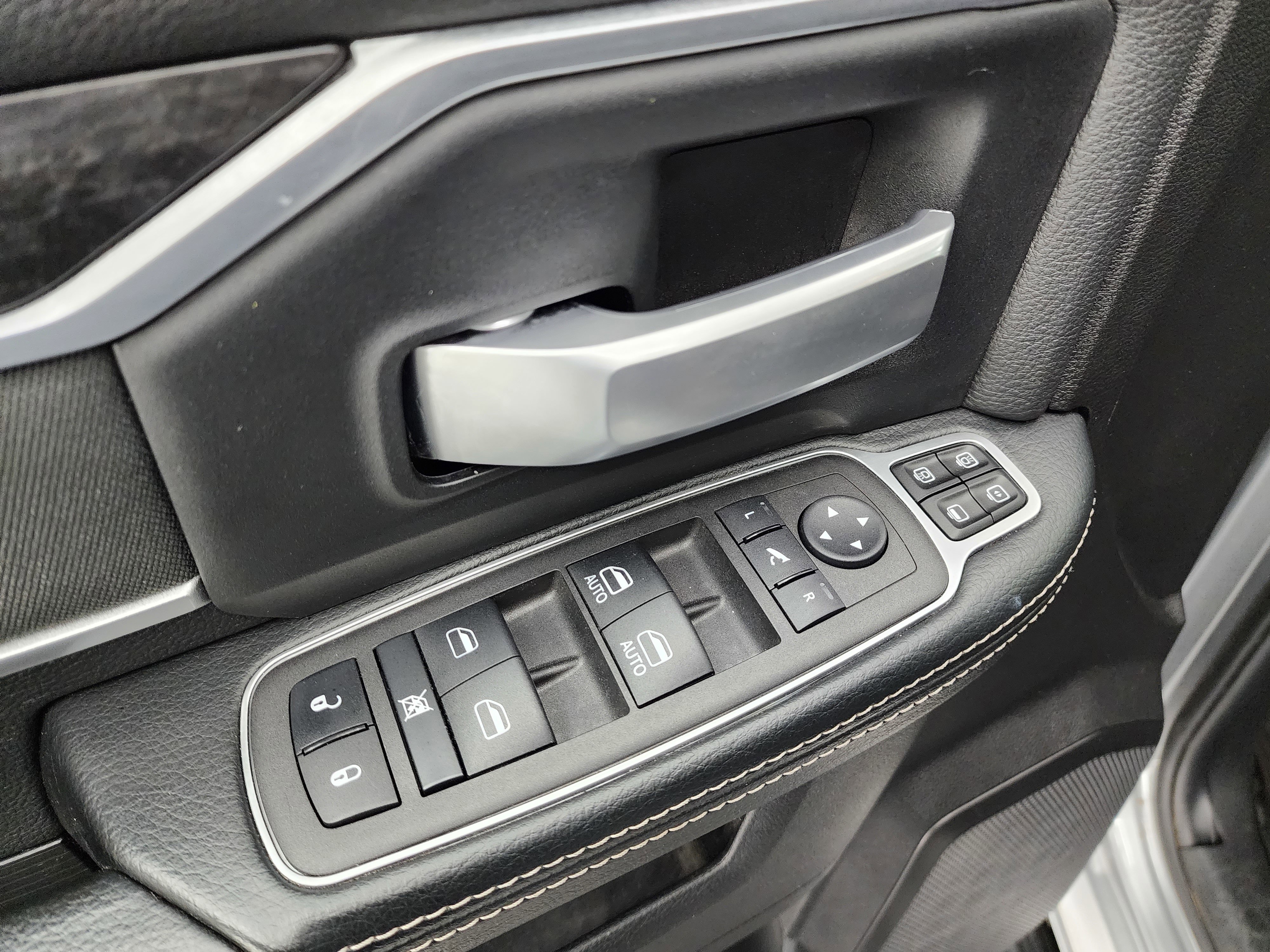 Used 2024 RAM 3500 Big Horn w/ Night Edition AWD/4WD image 44