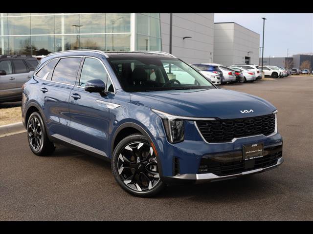 Used 2025 Kia Sorento SX image 2