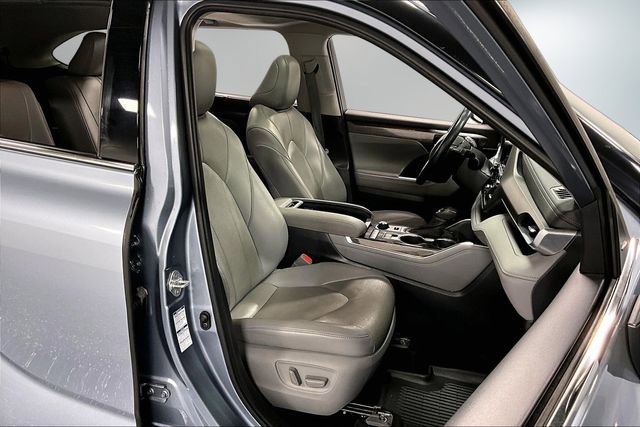 Used 2021 Toyota Highlander Limited AWD/4WD image 29