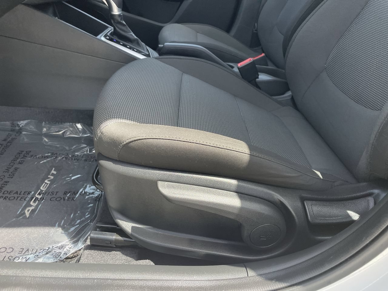 Used 2020 Hyundai Accent SE FWD image 18