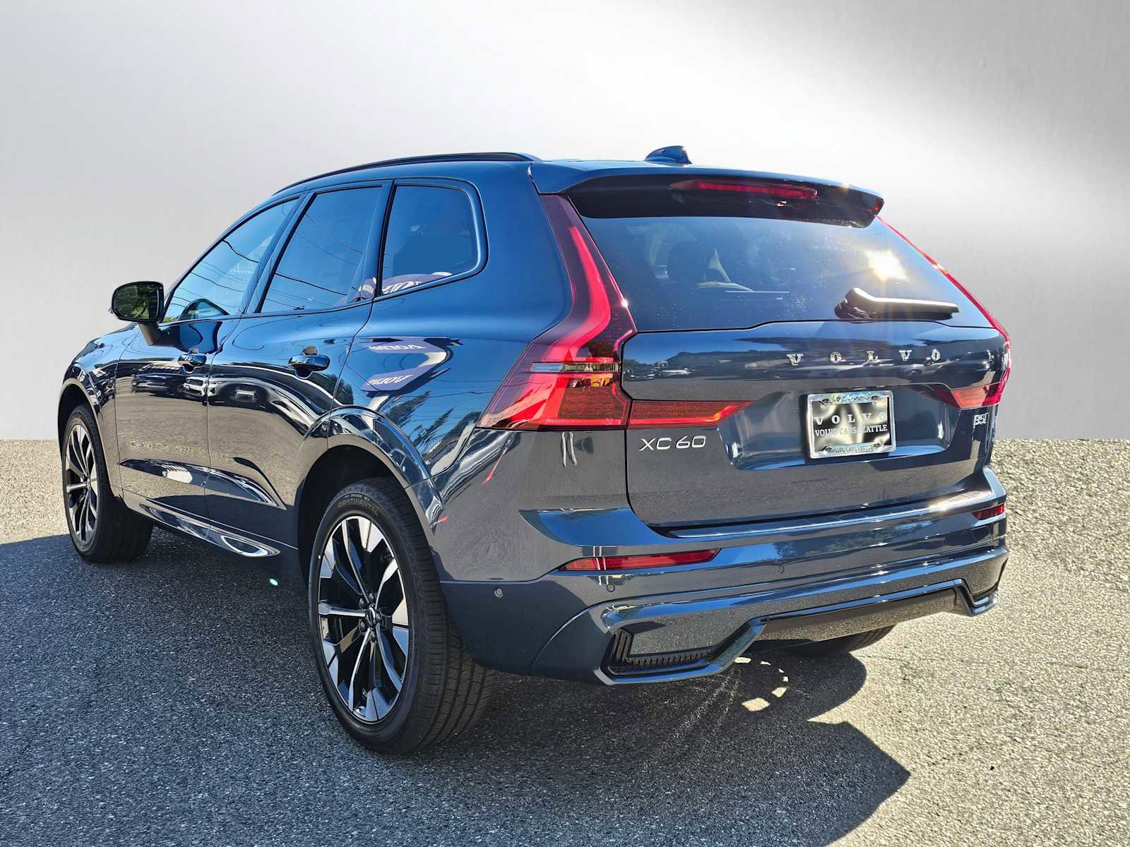 New 2026 Volvo XC60 B5 Plus w/ Protection Package Premier image 5