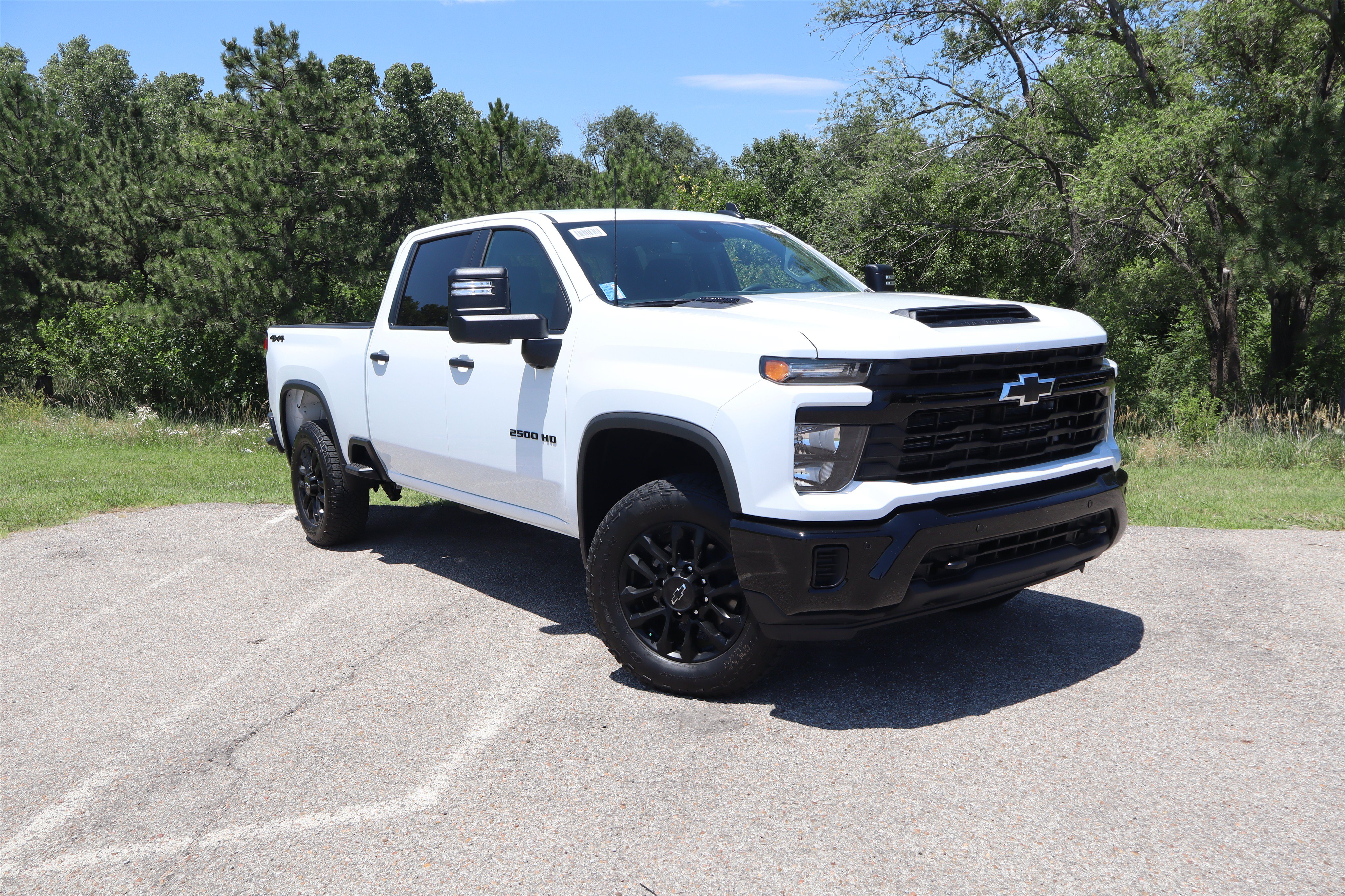 New 2026 Chevrolet Silverado 2500 Custom w/ Custom Value Package AWD/4WD image 2