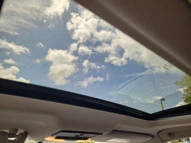 Used 2019 Nissan Altima 2.5 SR w/ SR Premium Package image 16