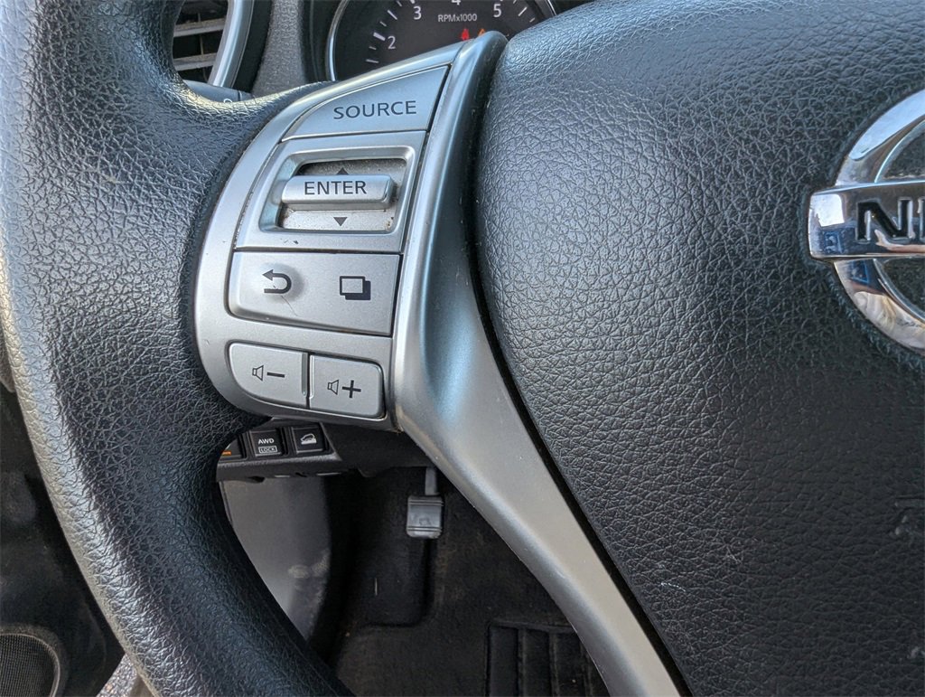 Used 2014 Nissan Rogue SV w/ SV Premium Package image 23