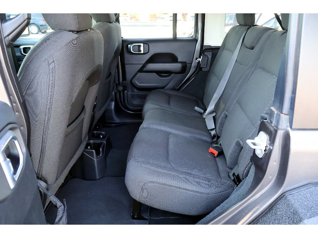 Used 2023 Jeep Wrangler Unlimited Sahara AWD/4WD image 23