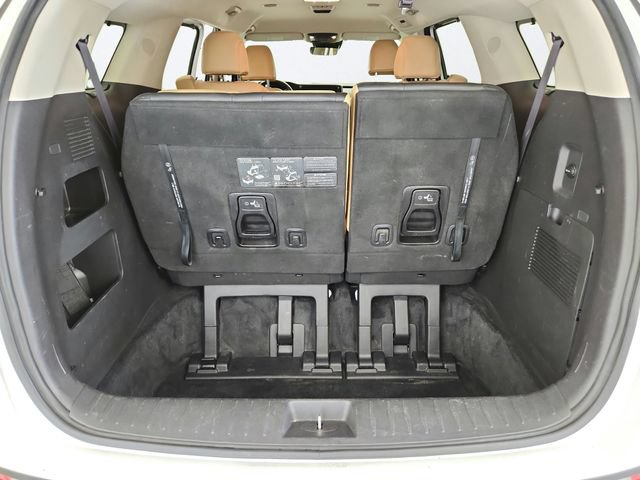 Used 2024 Kia Carnival EX FWD image 21