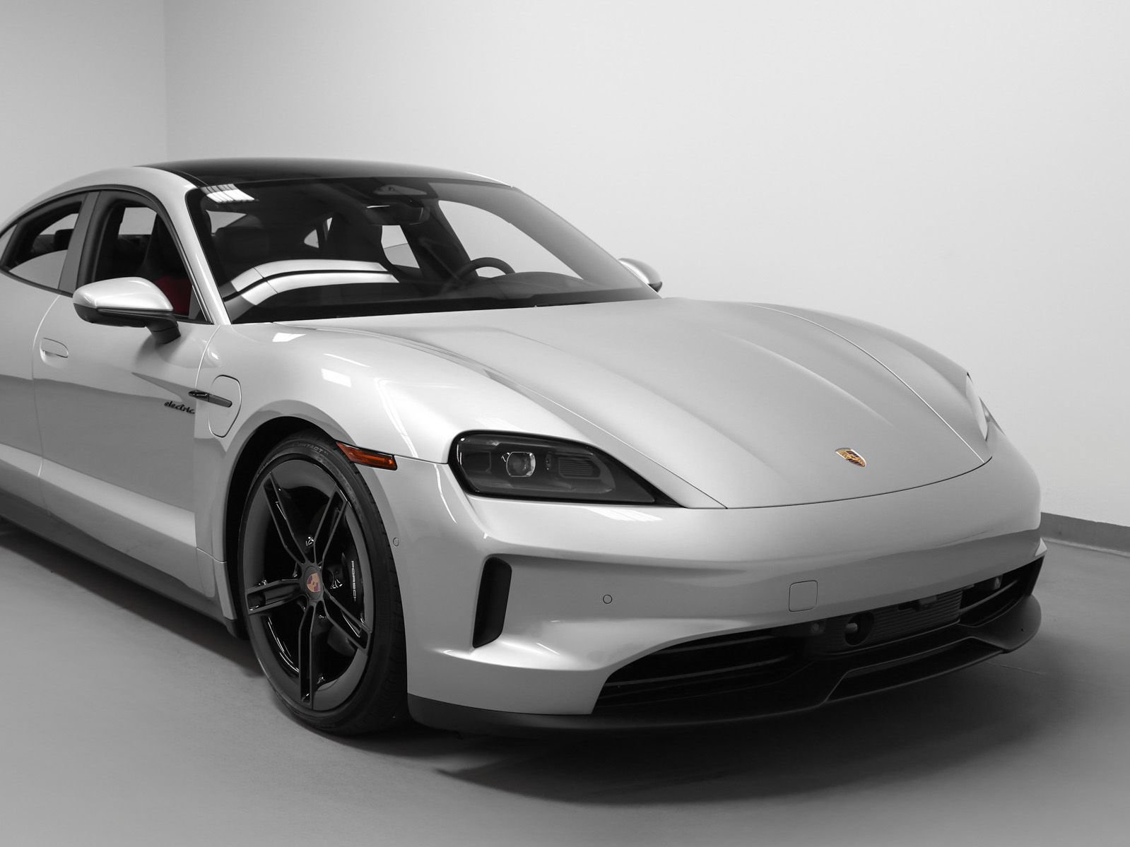 New 2026 Porsche Taycan RWD image 9