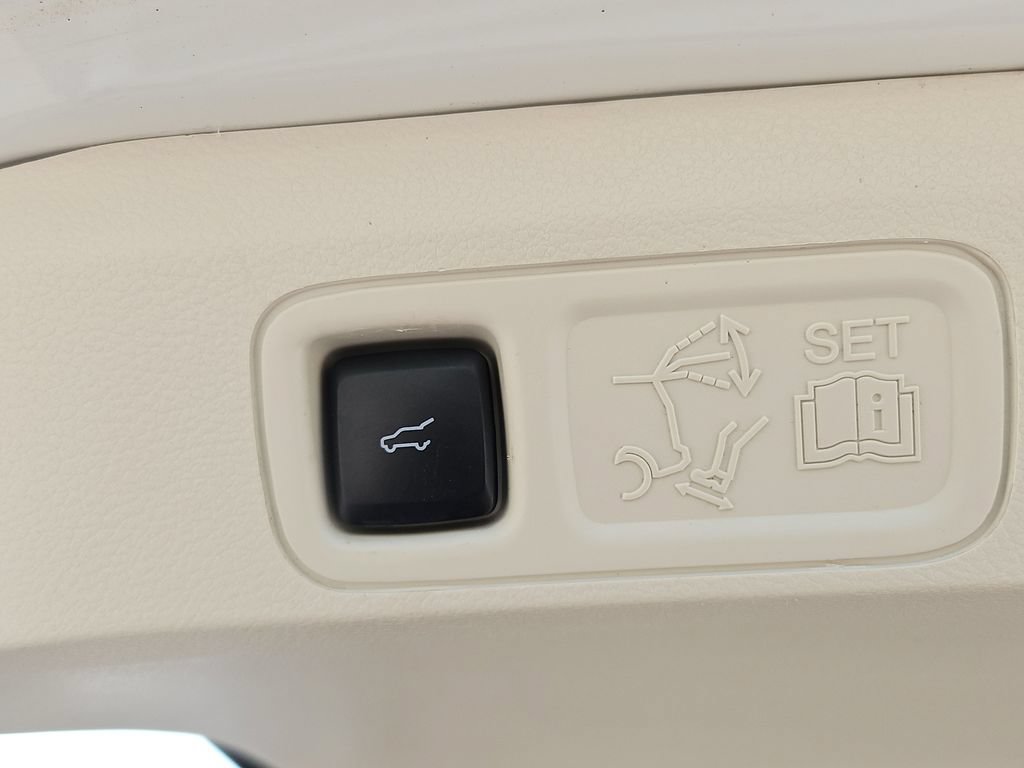 Used 2021 Lincoln Navigator L Black Label w/ Cargo Convenience Package AWD/4WD image 40