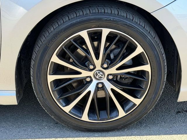 Used 2020 Toyota Camry SE image 7