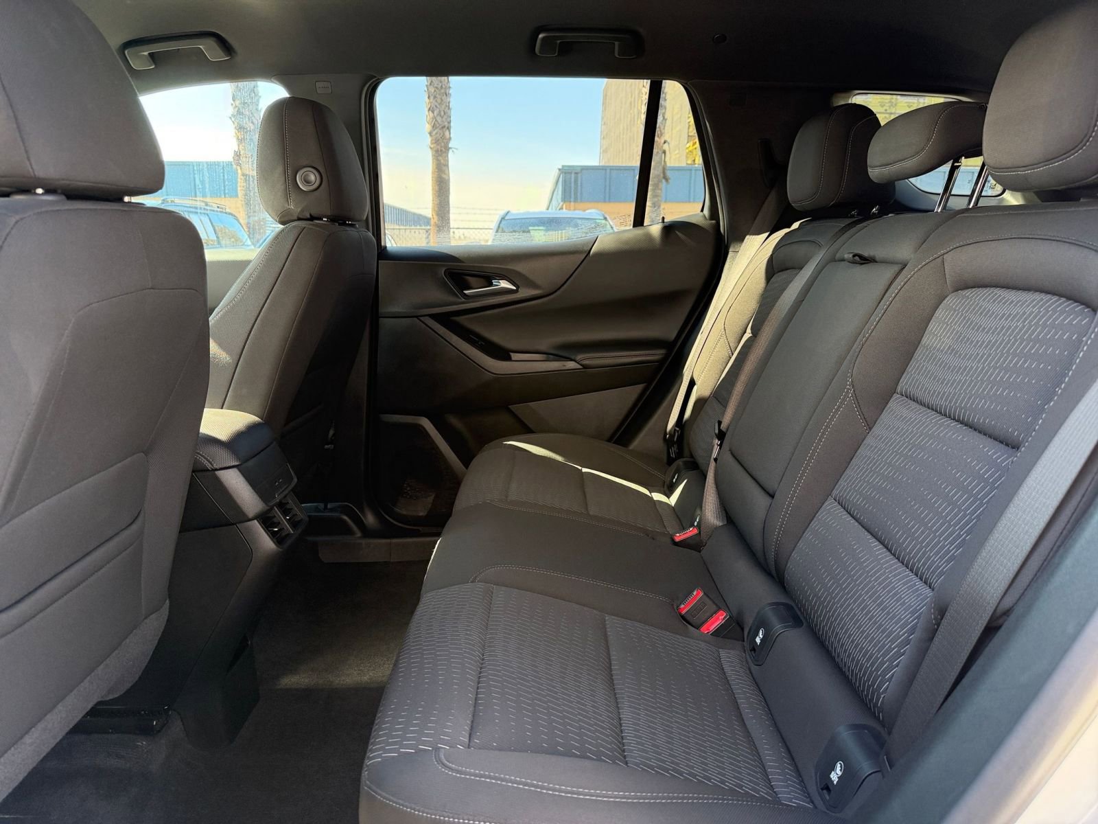 Used 2025 Chevrolet Equinox LT image 24