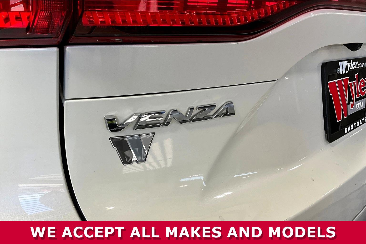 Used 2022 Toyota Venza LE AWD/4WD image 24
