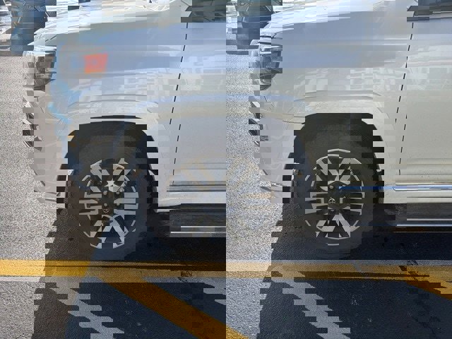 Used 2023 Toyota 4Runner Limited image 10