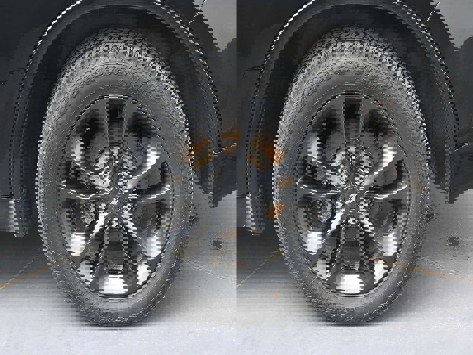 Used 2023 Dodge Durango R/T w/ Hemi Orange Plus Package AWD/4WD image 5