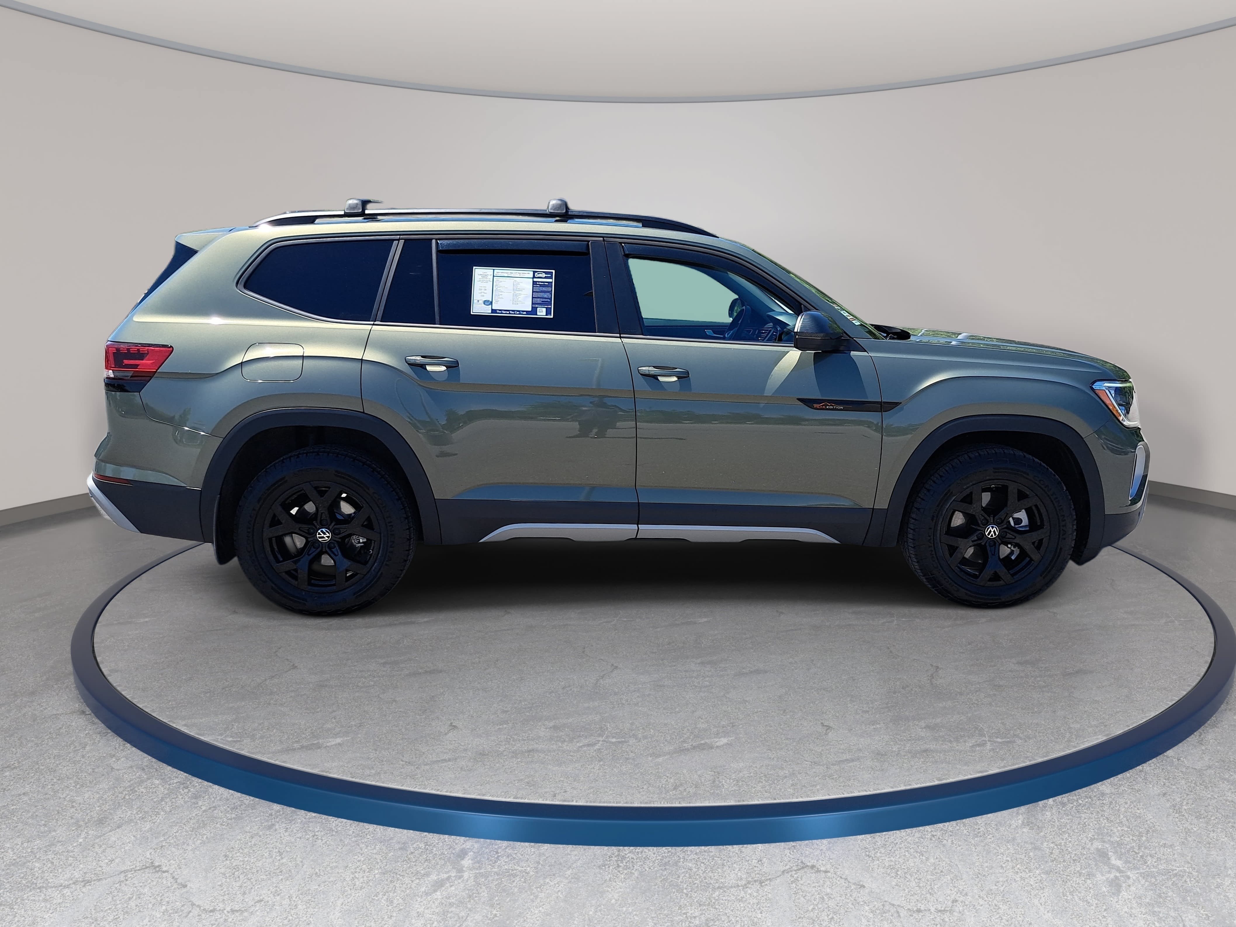Used 2024 Volkswagen Atlas Peak Edition SEL AWD/4WD image 4